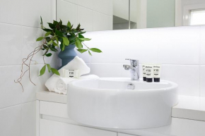 Bright and Beautiful Studio in Quiet Neighbourhood, Sydney